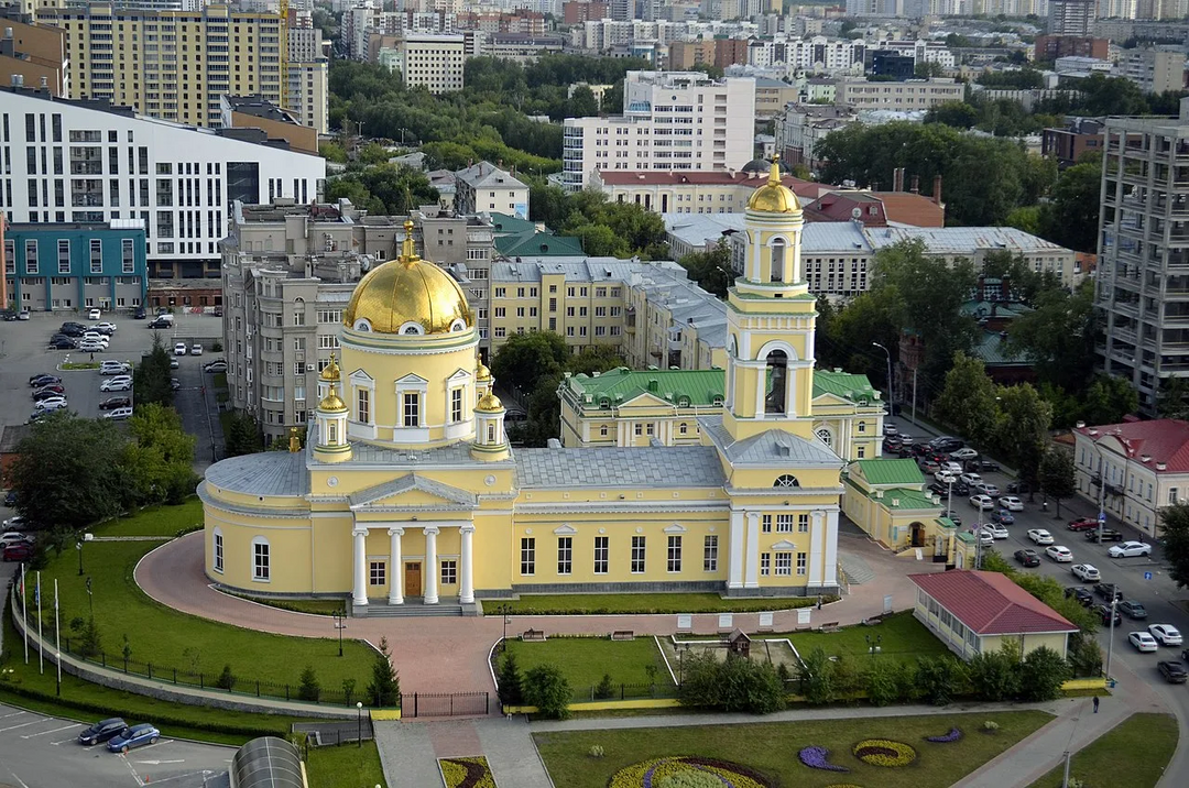 Купола и колокольня