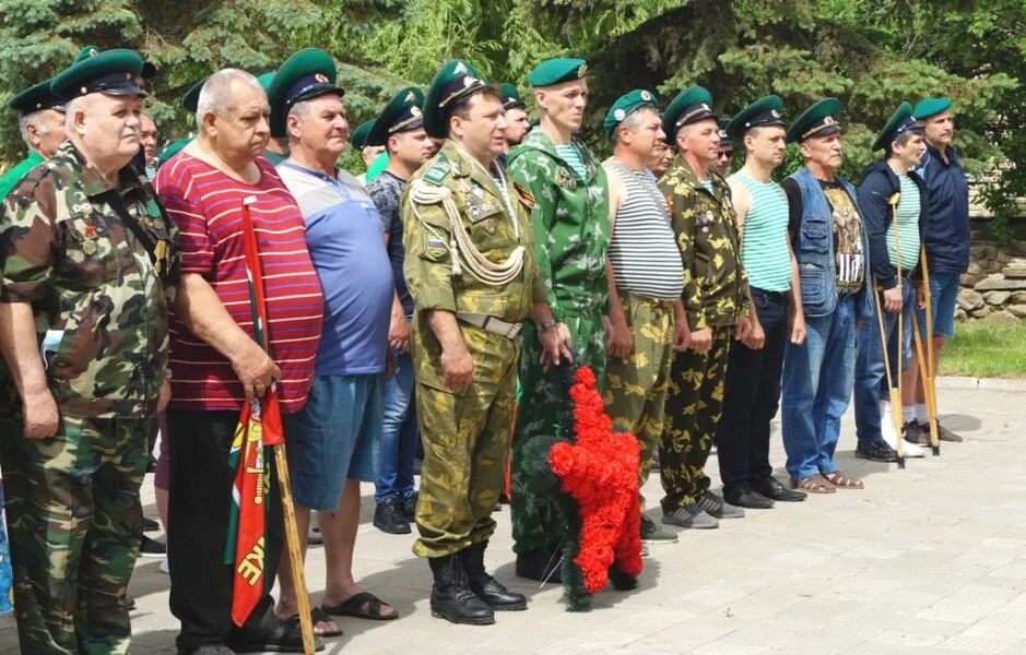 Богучарцы отметили День пограничника